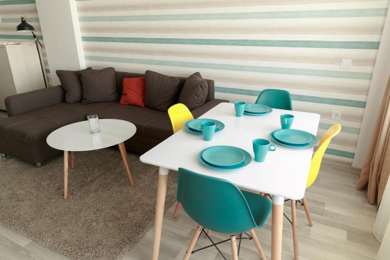 Marina Blue Summerland * Mamaia